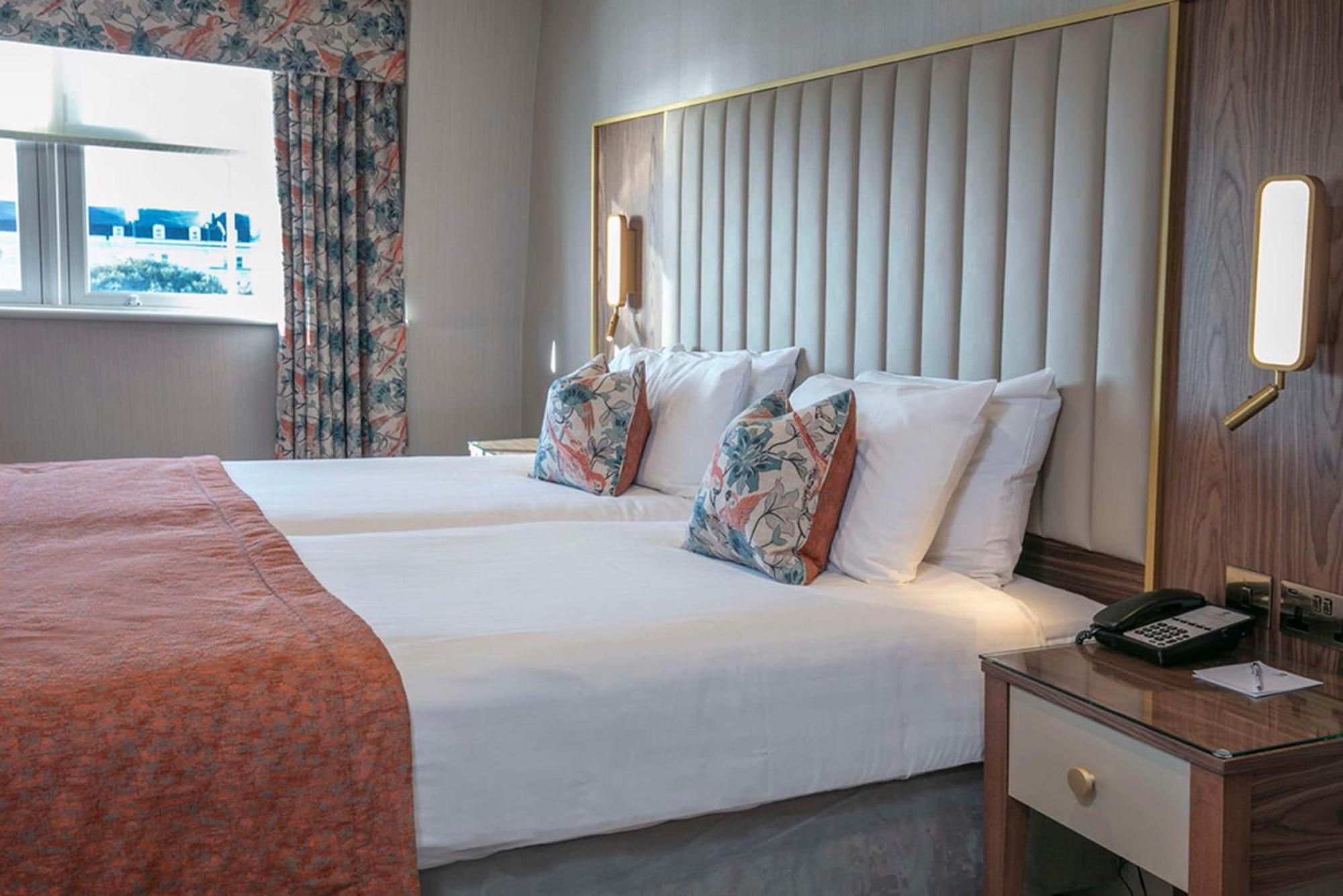 Voco The Clifton Folkestone By Ihg Hotell Exteriör bild