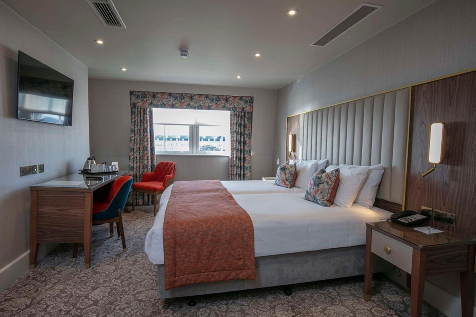 Voco The Clifton Folkestone By Ihg Hotell Exteriör bild