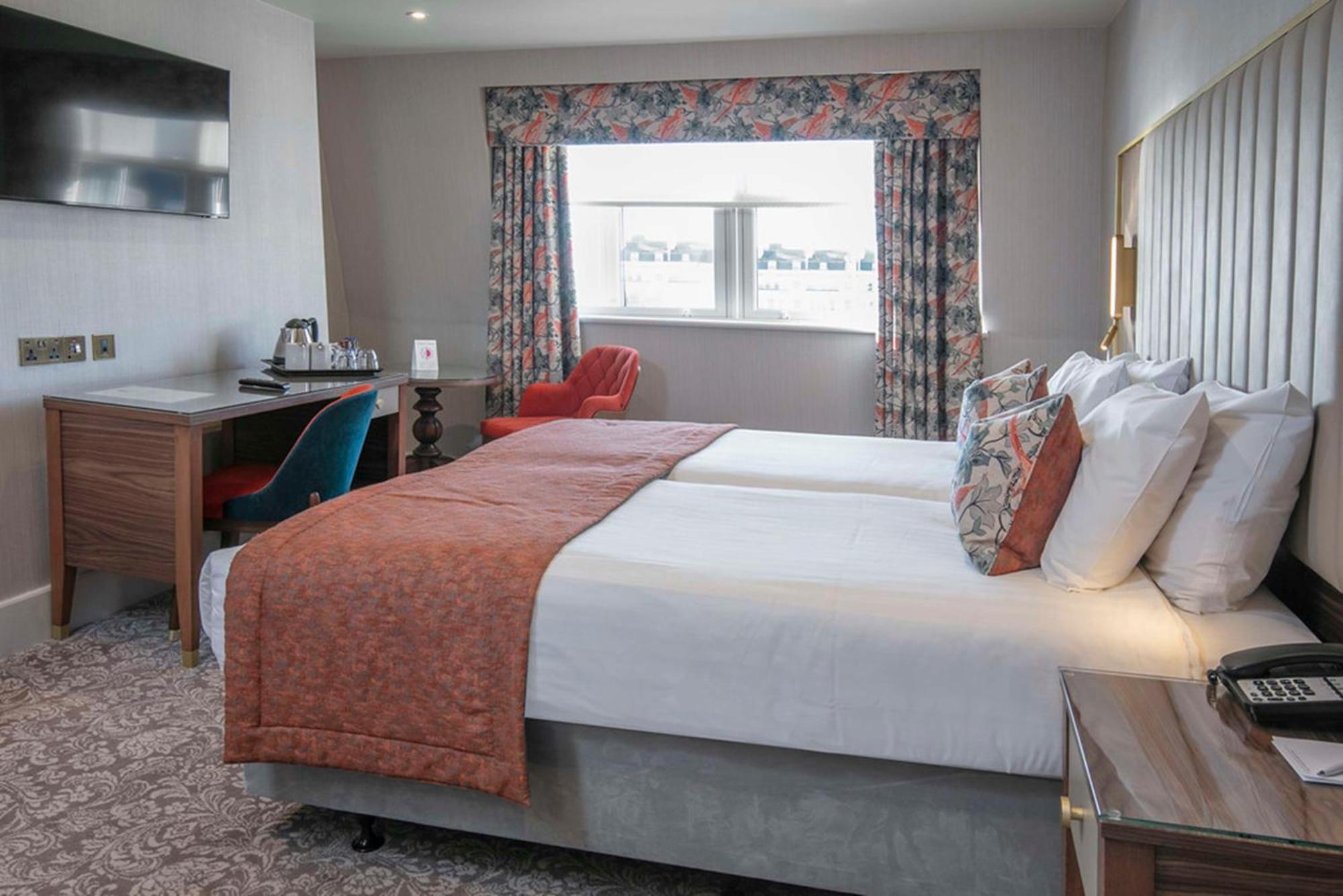 Voco The Clifton Folkestone By Ihg Hotell Exteriör bild