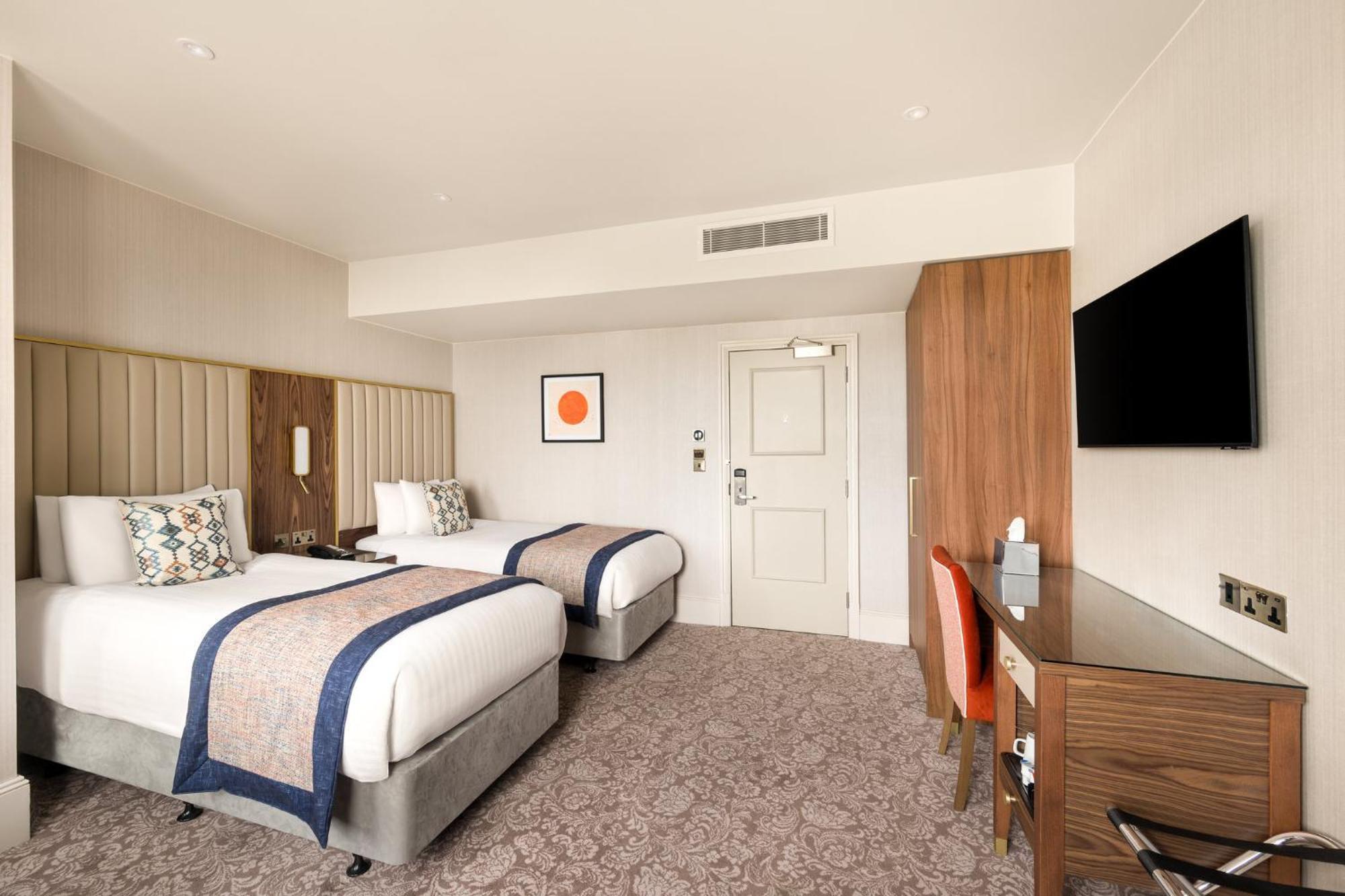 Voco The Clifton Folkestone By Ihg Hotell Exteriör bild